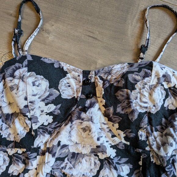 Suzy Shier Black & White Floral Spaghetti Strap Tank Top - Picture 2 of 7